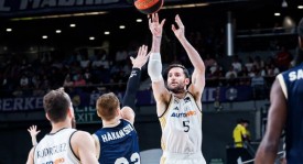 姆巴佩欧冠征程：速度与梦想，球迷心中的王者之光